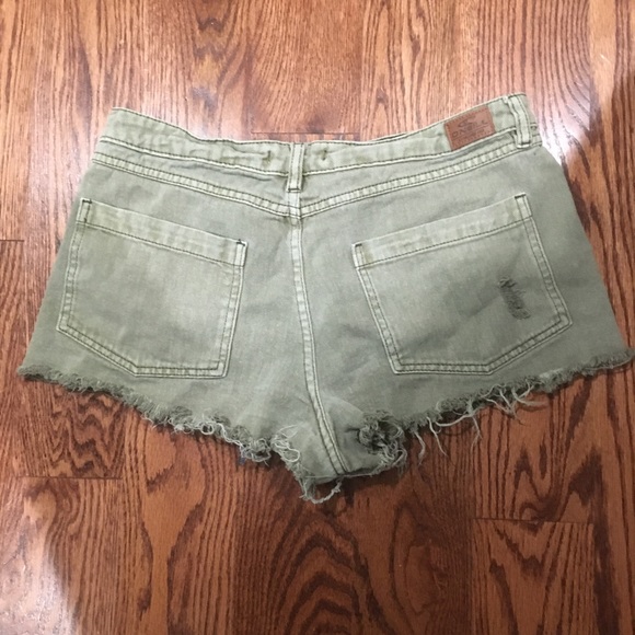 Olive green O’Neill Jean shorts - Picture 2 of 3